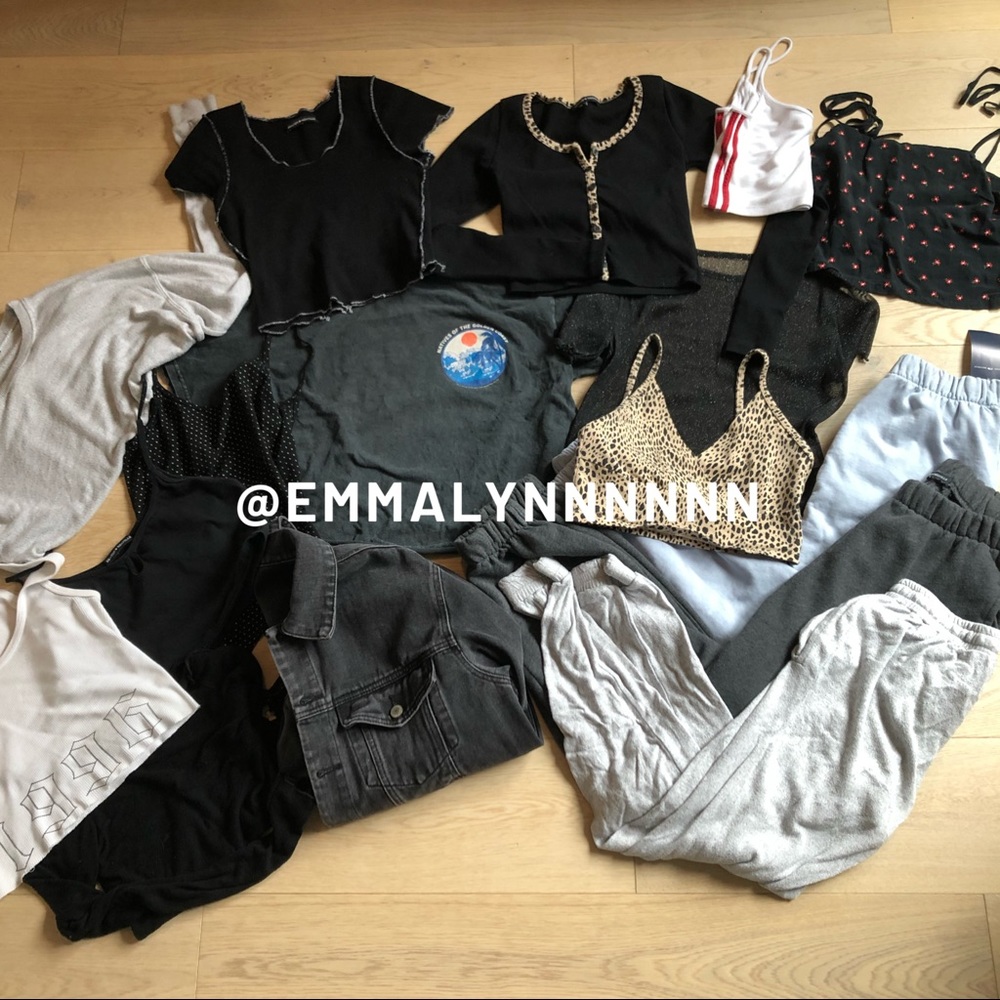 BRANDY MELVILLE MYSTERY BUNDLE 2-4 items - Picture 2 of 8